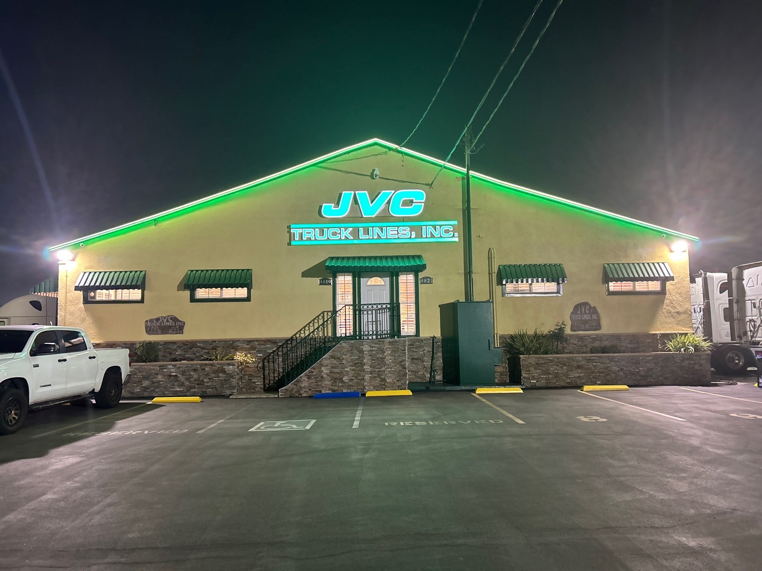 Vehicle Graphics Install